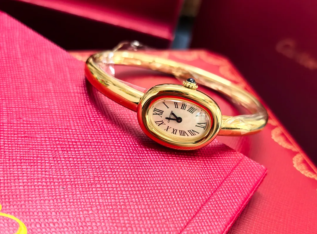 Cartier Baignoire watch, the epitome of elegance for ladies